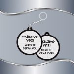 Dvostrani premium privezak Neko te čeka